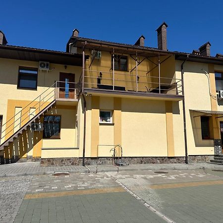 Каприз Hotel Kamianets-Podilskyi Ngoại thất bức ảnh