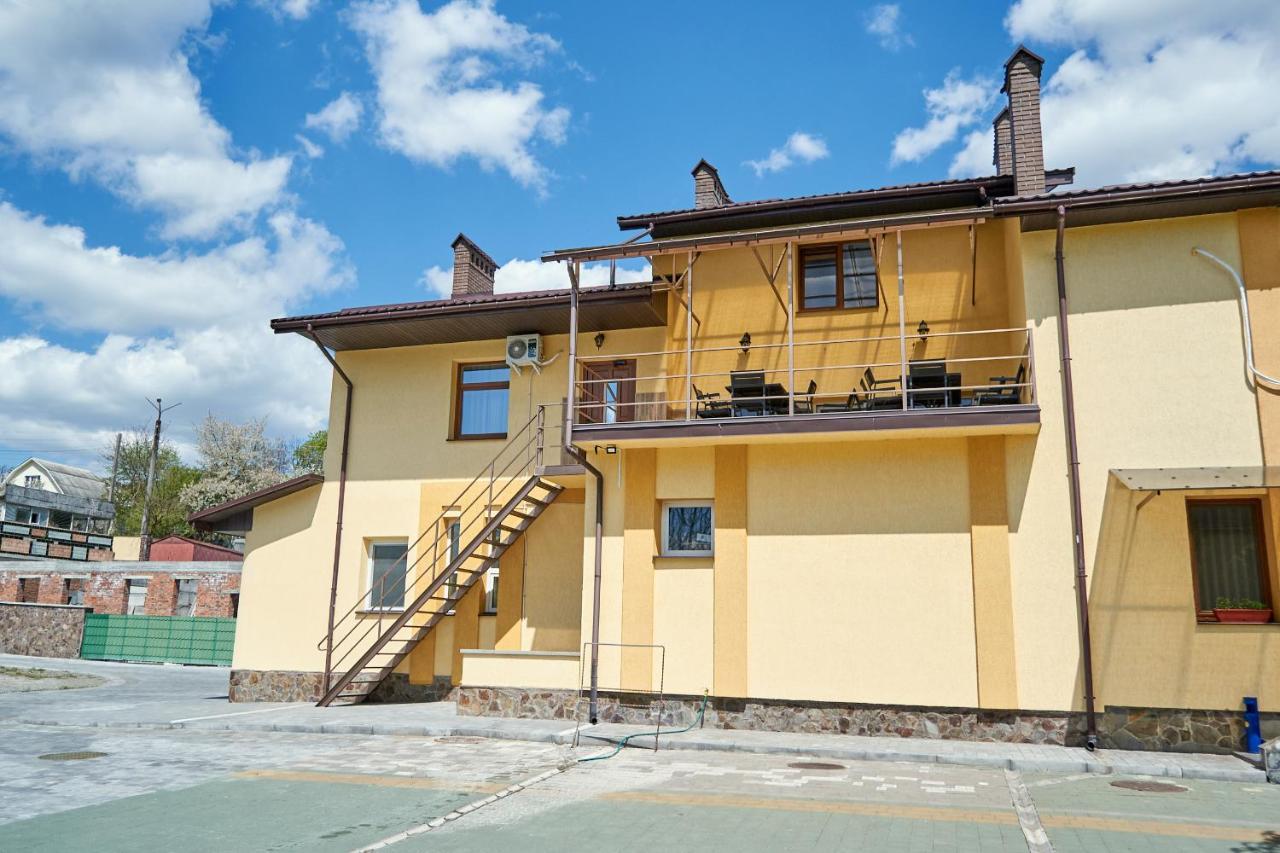 Каприз Hotel Kamianets-Podilskyi Ngoại thất bức ảnh