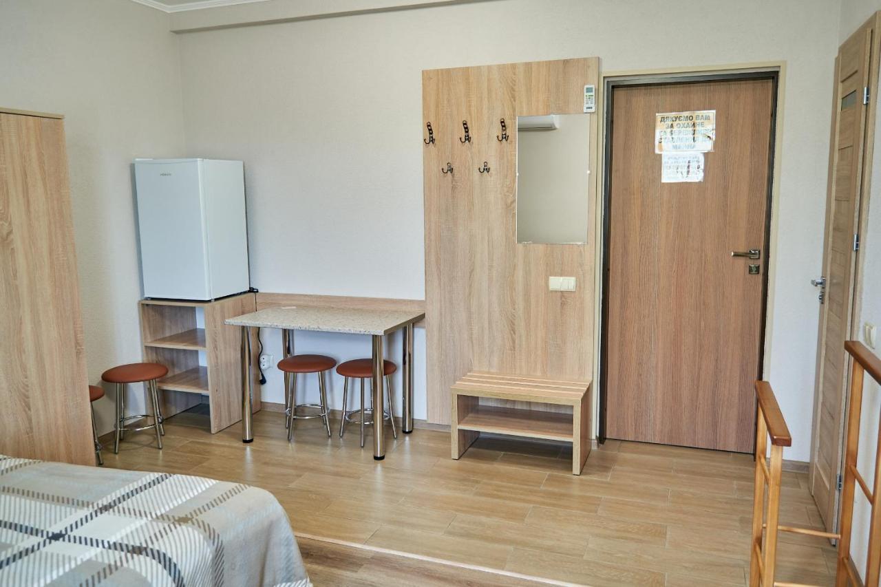 Каприз Hotel Kamianets-Podilskyi Ngoại thất bức ảnh