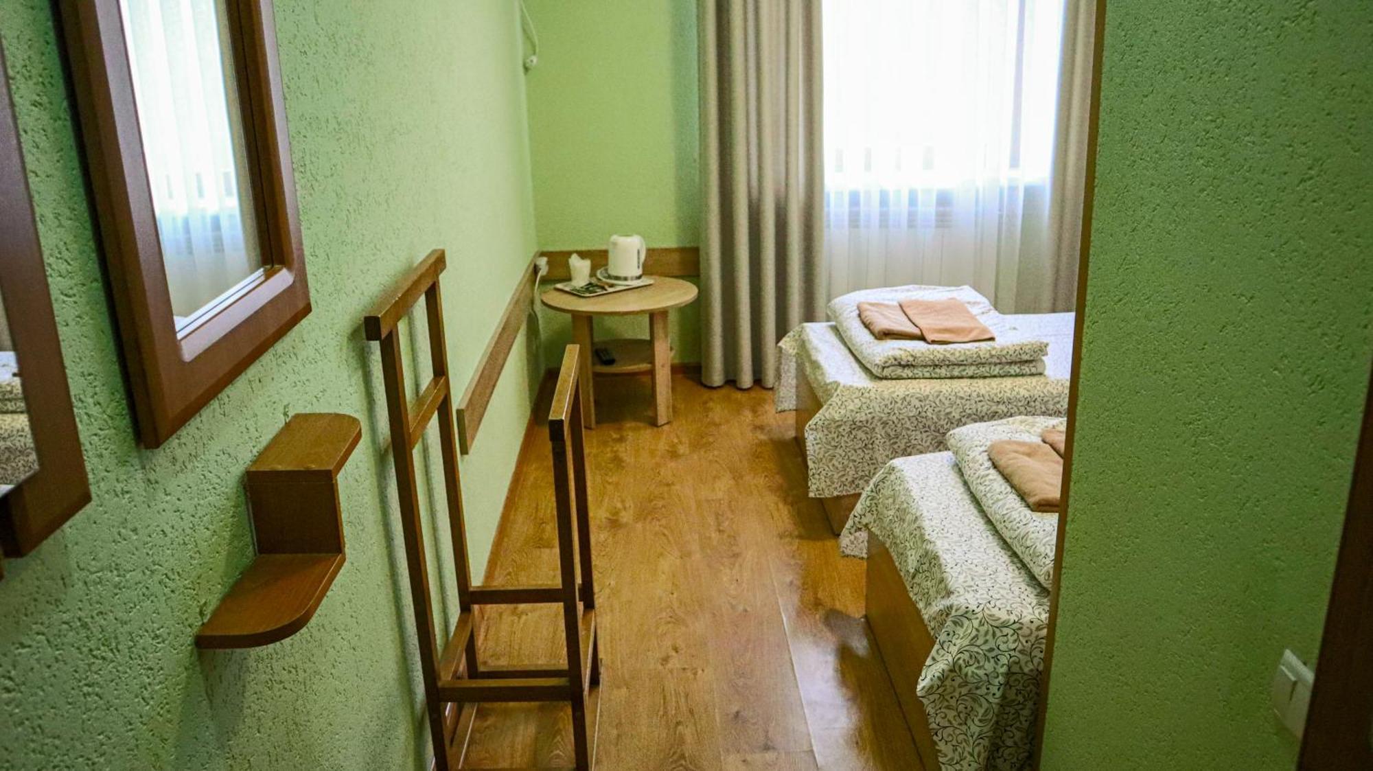 Каприз Hotel Kamianets-Podilskyi Ngoại thất bức ảnh