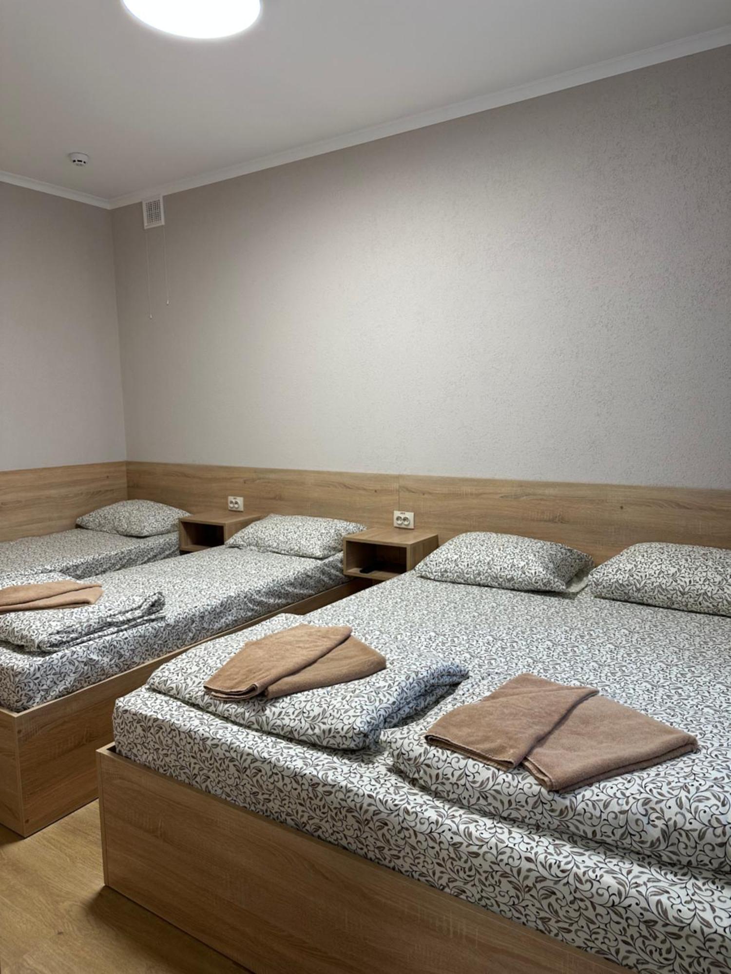 Каприз Hotel Kamianets-Podilskyi Ngoại thất bức ảnh