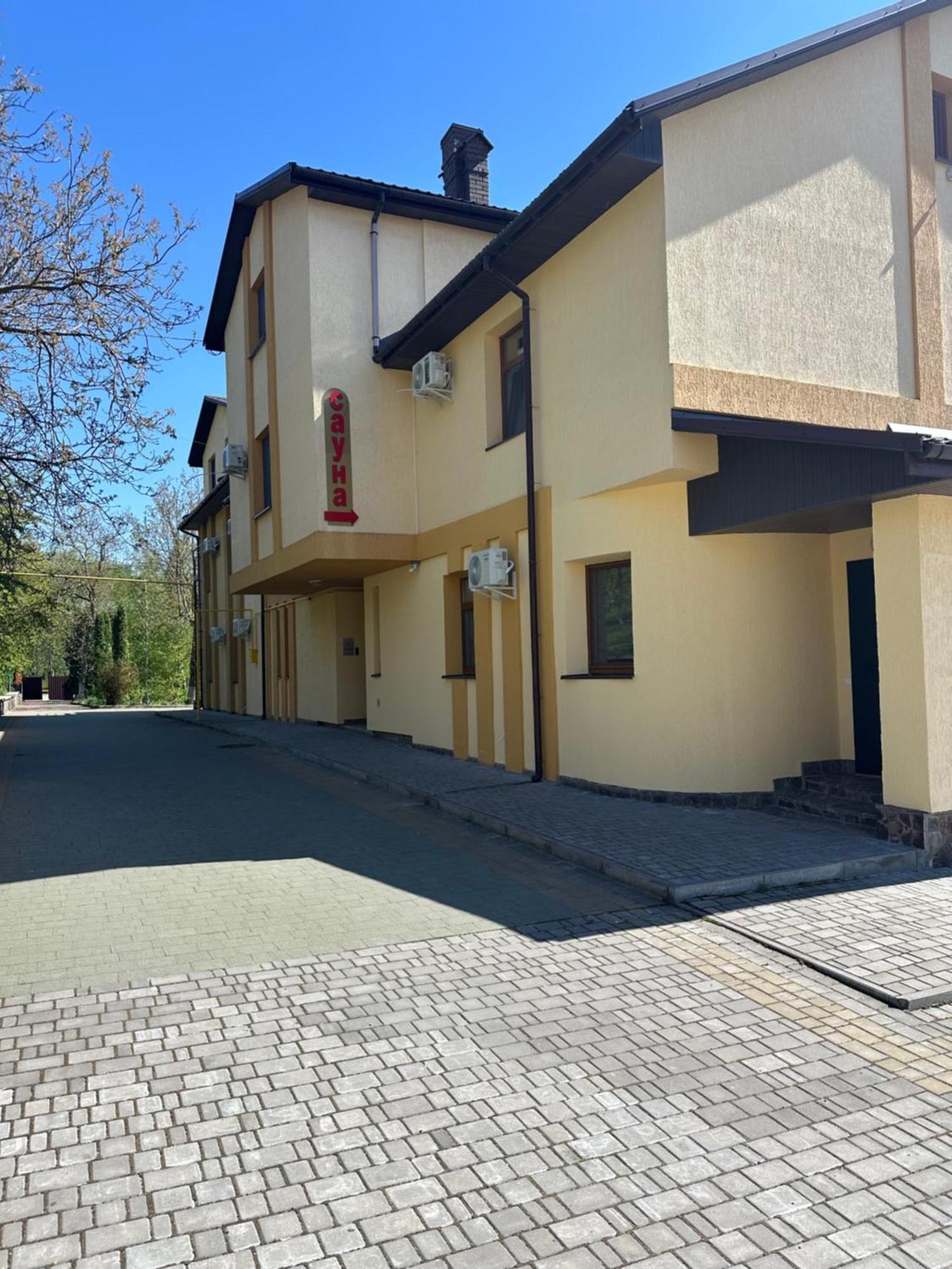 Каприз Hotel Kamianets-Podilskyi Ngoại thất bức ảnh